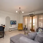 Dora'S Apartment