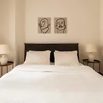 Yestayhomes Two Bedroom Apartment Tsakalof