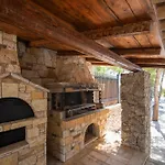 Villa Lion
