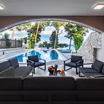 Villa Lion