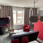 Acropolis View, Near Monastiraki 3Br 2 Bathrooms Red