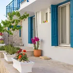 Pythagoreio Blue Street Apartment With Terrace