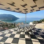 Christie'S Panorama