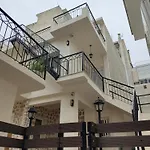 Lb Luxury Apartments