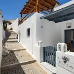 Elia 2 Bedroom Cavehouse With Indoor Jacuzzi