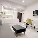 Wonderful Flat In Kavouri