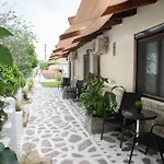 Ostria Hotel