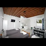 Karboni Hotel