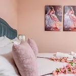 Stratos Deluxe Apartments