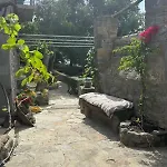 Παραδοσιακο Πετρινο Σπιτι Στον Κοντια