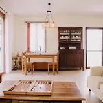 Joanna'S House