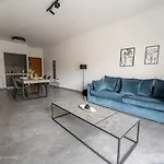Stylish 3Br Apartment In Pagkrati