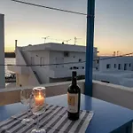 Helen'S Minimal Studios & Apartments