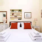 Classy Apartment In The Heart Of Athens