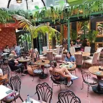 Athens Cozy Gem 2Br Apt - 200Mbps - 10 Min To Acropolis By Subway