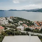Mimoza'S Sea View Apartment