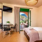 Aiora Suites