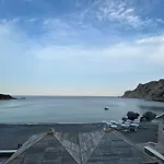 Antiperatos Beach Villa