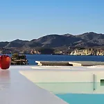 Manesis Suites