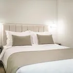 Astikon Xenofontos Suites