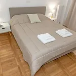 Cozy Apartment In Kallithea