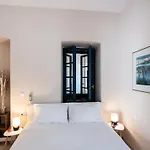 Av Suites - Vivian