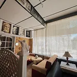 Hotel Holiday