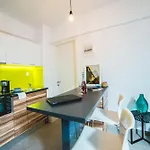 Mazi Rooms Venizelou