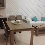 V2 Lux Apartment