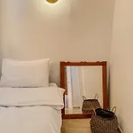 Ανακαινισμένο Σπίτι Με Ιδιωτική Αυλή