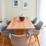 Spacious Apartment In Athens