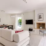 Roomy 3Br Apartment In Marousi By Upstreet