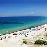 Tigaki Beach Hotel