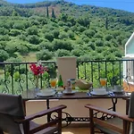 Donatos Apartments & Studios