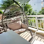 La Familia Apartments
