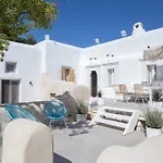 Kallos Villas & Suites