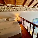 Villa Hiona-Seafront Villa