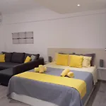 Kolonaki Luxury Backyard Studio