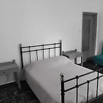 Kuburno House - Spacious - Close To The Beach Apartment