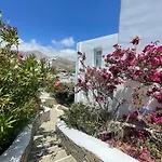 Seaspray House , Livadi Serifos