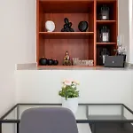 Modern Apt With Private Terrace In Piraeus
