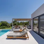 Cavalier Suites Nikiana Lefkada Av Properties