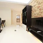 Elegant Studio At The Acropolis Hills