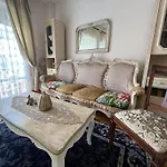 Ellis Apartment Axd 2