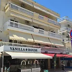 Catherine'S Beachfront Apartment