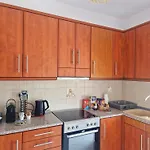 Comfortable Apartment Close To Rafina Port