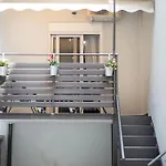 A Comfortable Small Studio Nearby Acropolis 4