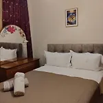 Linda'S Apartment