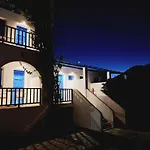 Εvi Evan Hotel