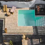 Makarias Traditional Luxury Villas